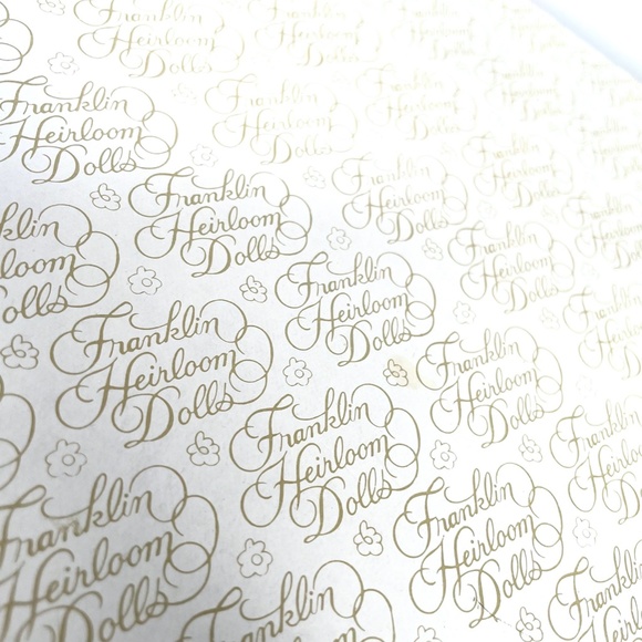 VINTAGE HEIRLOOM DOLLS "ELIZABETH I" DOLL+BOX+STAND - Picture 7 of 8